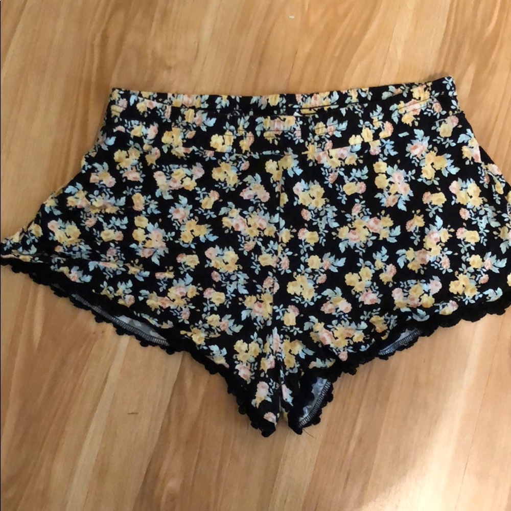 H&M summer, floral shorts!